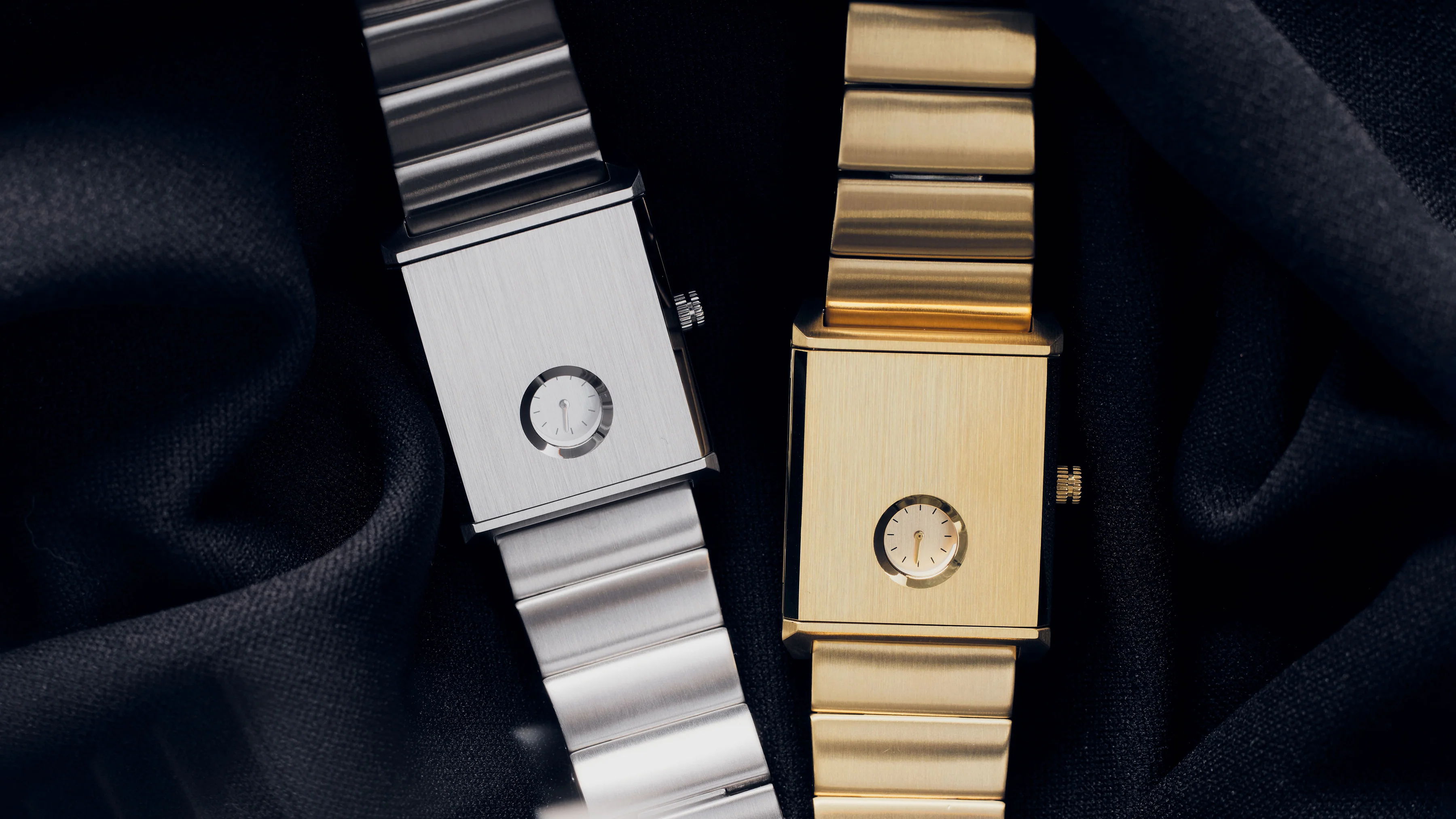 Artistic Timepieces for Modern Living